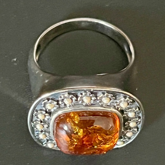 Charming Sterling Silver Amber Ring with Floral Motif - Picture 8 of 11